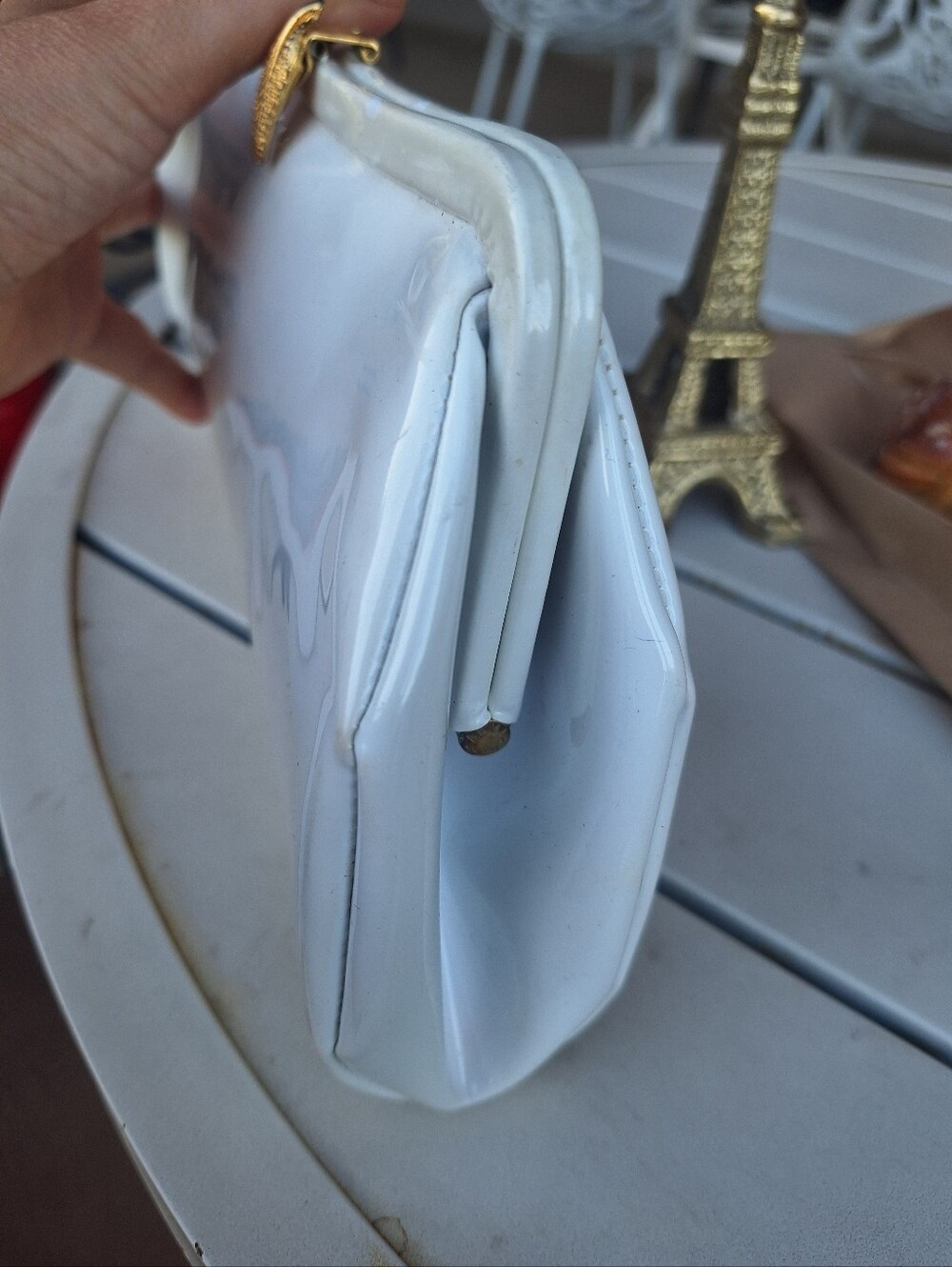 White Patent Clutch with Gold Tonee Leaf Accent Vintage - Picture 7 of 8